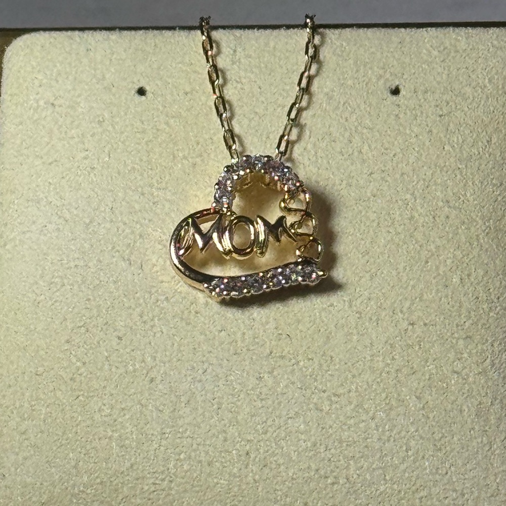 Crystal Heart “MOM” Pendant 14k Gold overlay Necklace Made W/ Swarovski Crystals - Picture 8 of 10